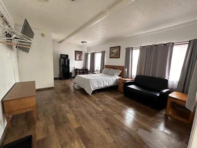 Motel Bobbi's Classic *